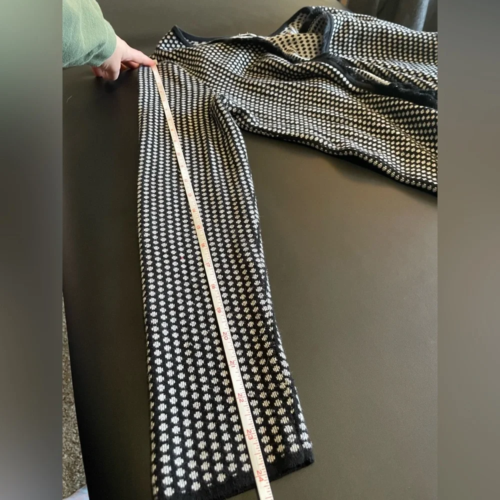 S Black and White-Patterned Knit Cardigan w/ Reversible Pattern - Picture 6 of 8